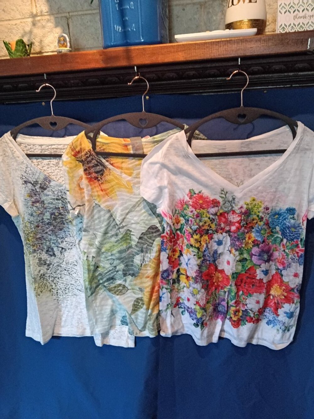 Like new Bundle of 3 summer tops m/l